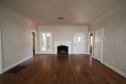 750 S Mentor Ave #750 - Photo 3 of 12