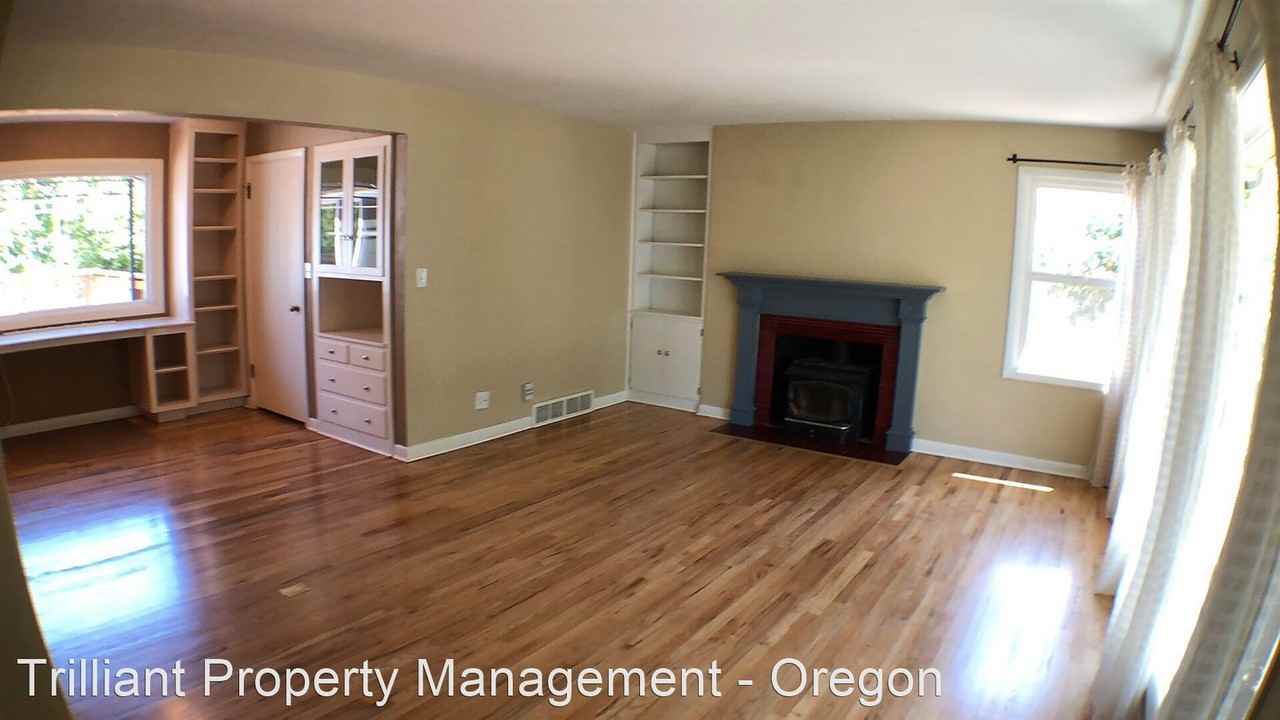 275 Culver Ln S - Photo 2 of 24