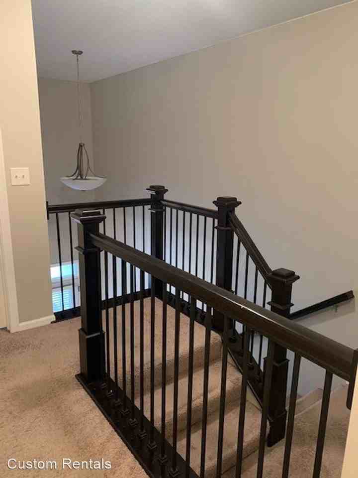 726 Arch Rock Rd - Photo 3 of 30