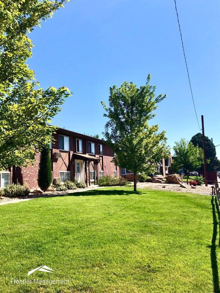 2880 Eliot Circle - Photo 2 of 6