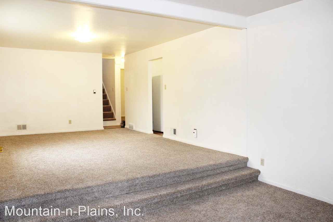 220 E Stuart St - Photo 3 of 12