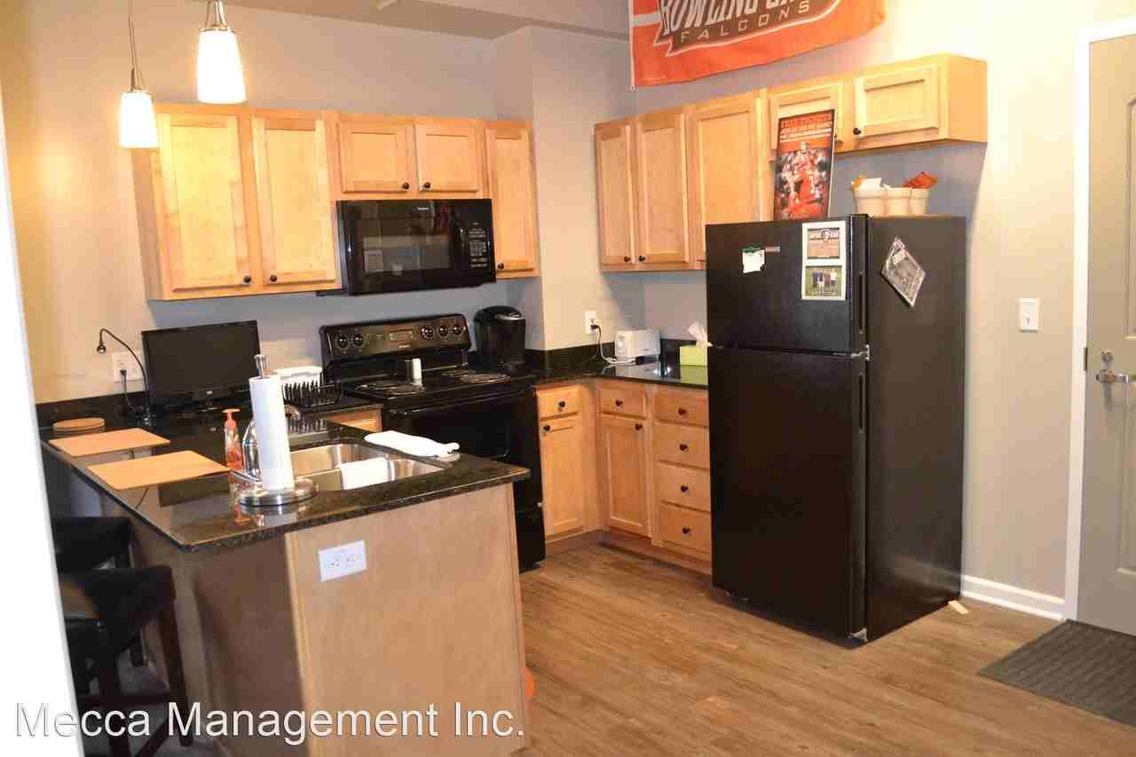 215 E Wooster - Photo 3 of 9