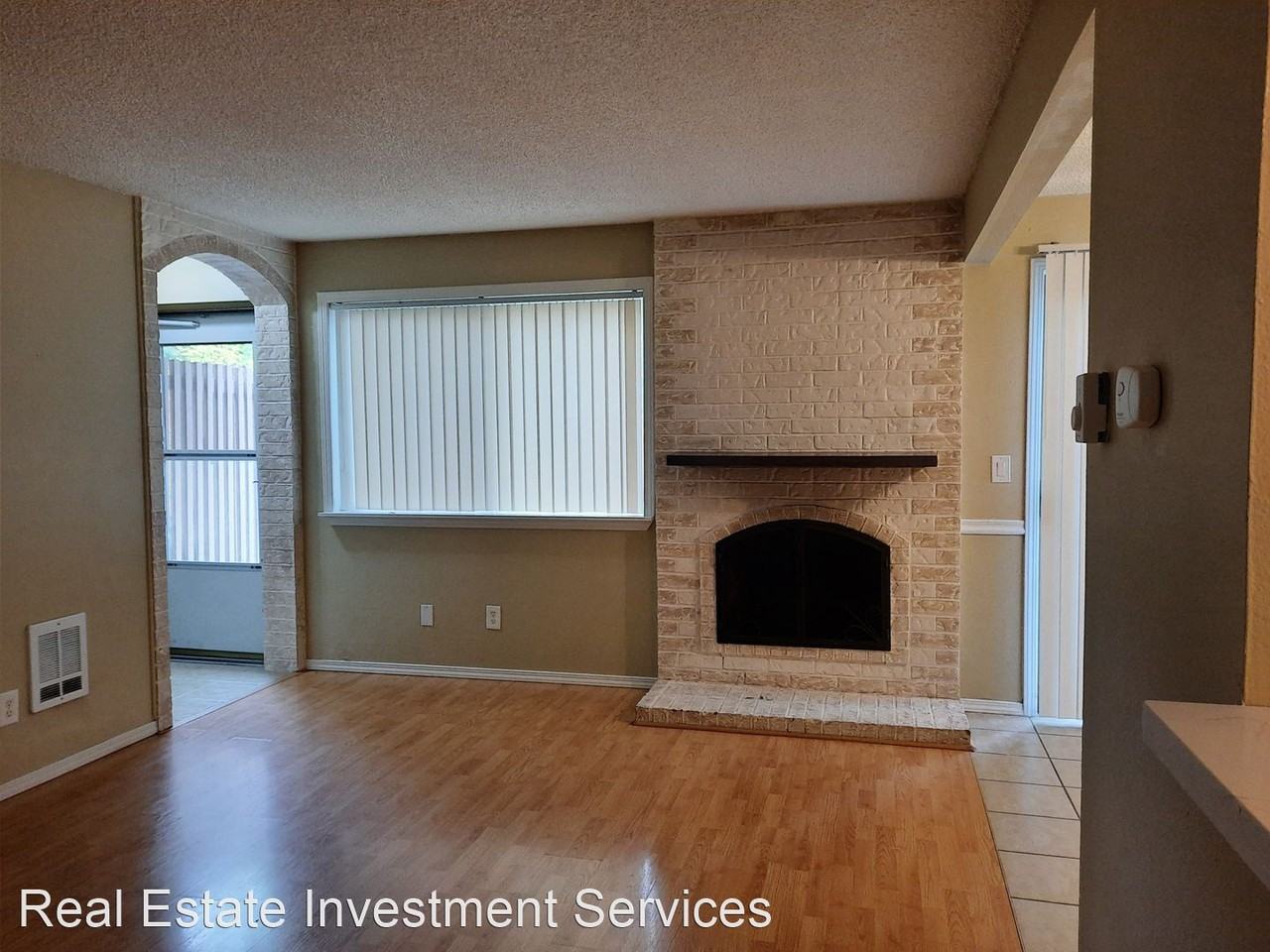 2820 Garden Ct #B - Photo 3 of 15