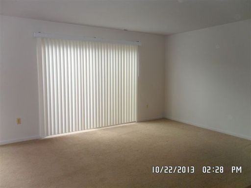 50429 Bay Run N - Photo 2 of 9