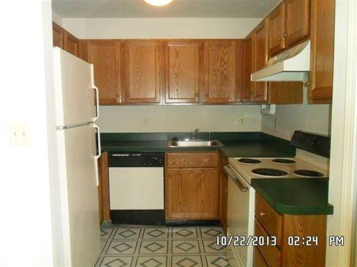 50429 Bay Run N - Photo 3 of 9