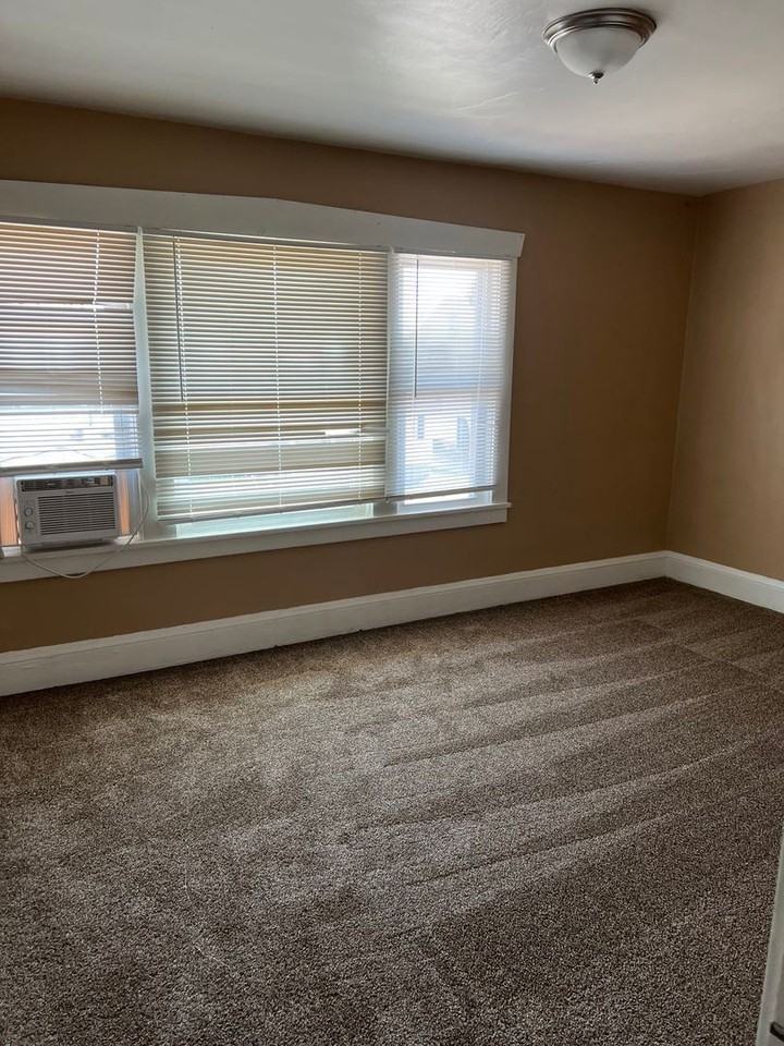 310 Baldwin Ave - Photo 2 of 5