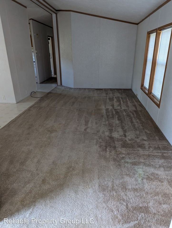 19 Holiday Park - Photo 2 of 12