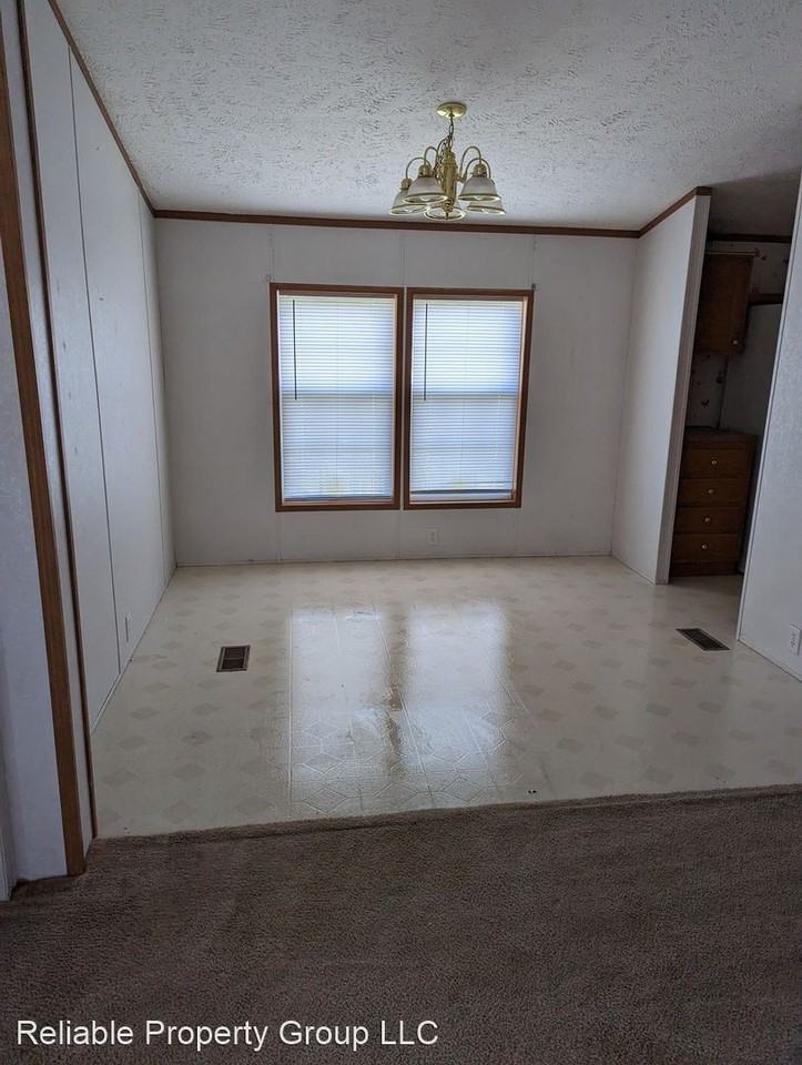 19 Holiday Park - Photo 3 of 12