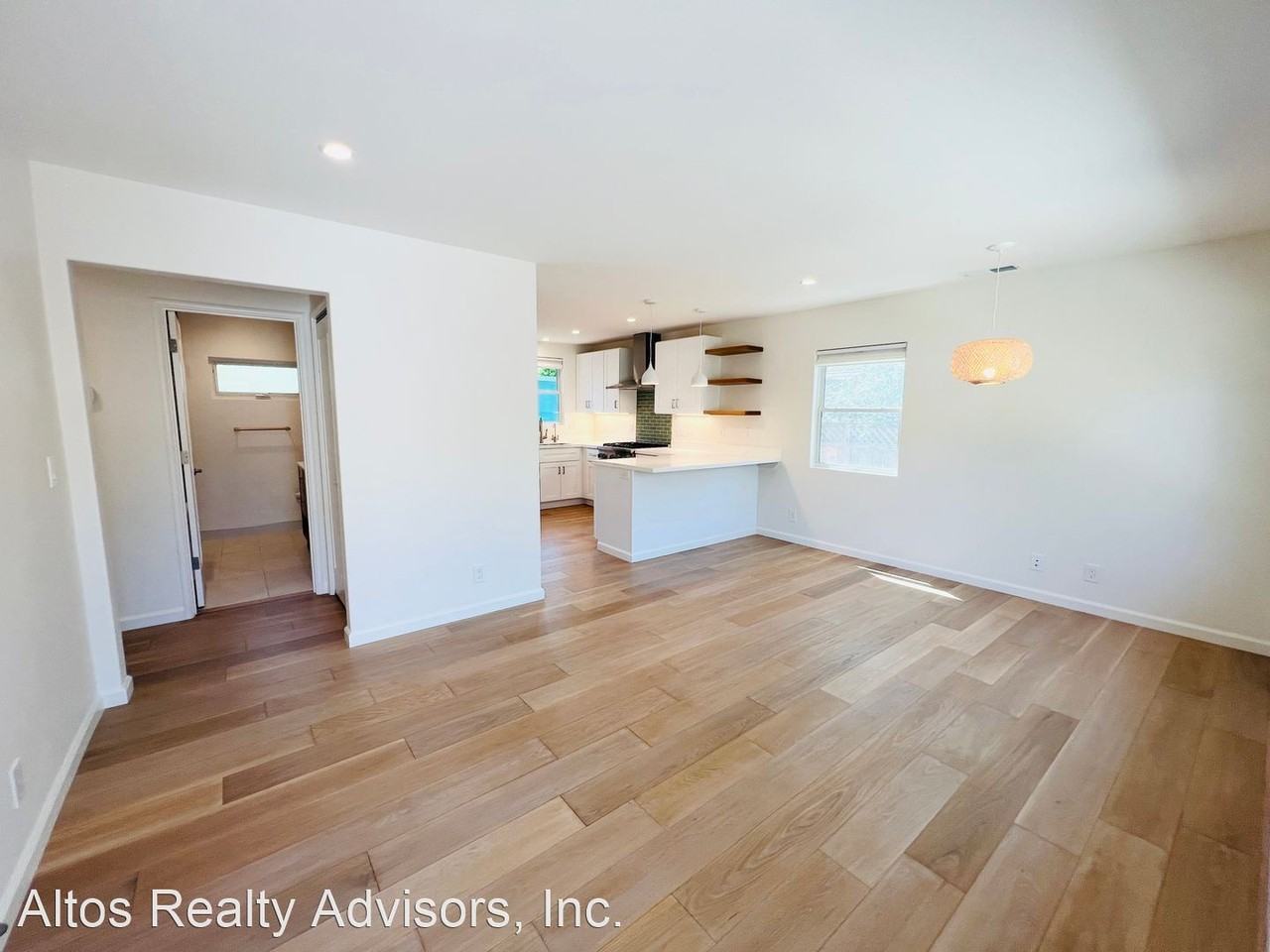 2076 Cornell St - Photo 2 of 16