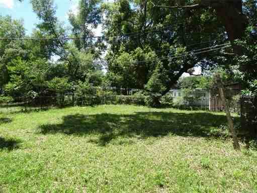 1226 Dewey Ave - Photo 2 of 2