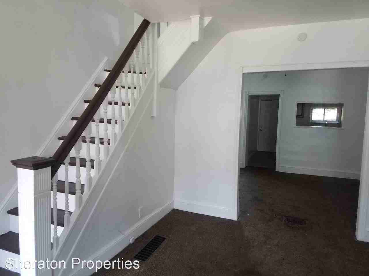 907 E 17th St - Photo 3 of 16