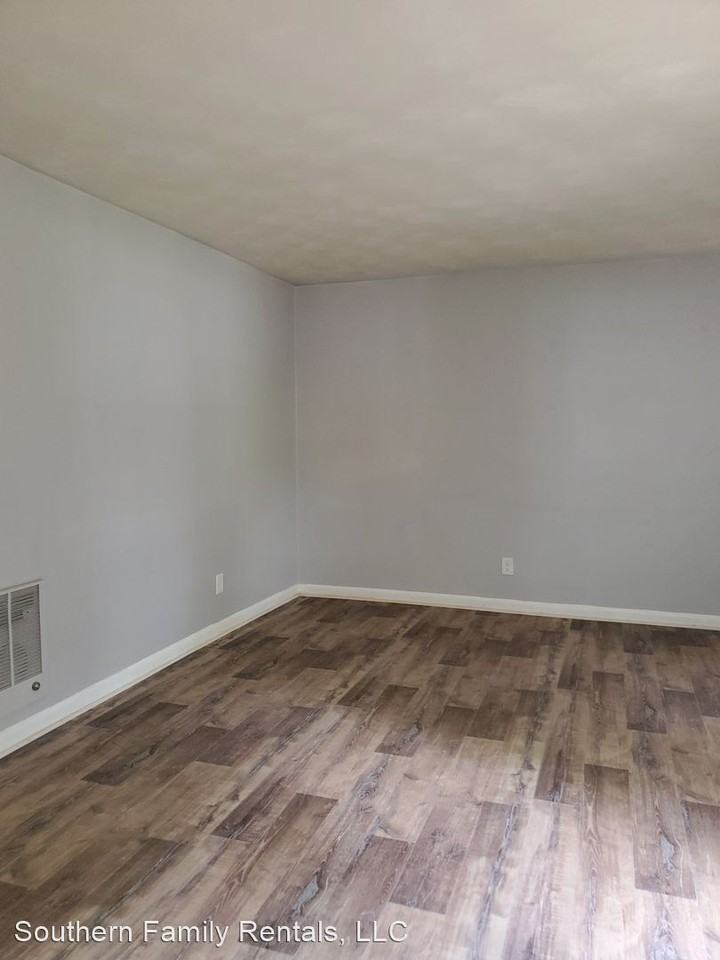 1535 Rockdale Dr - Photo 3 of 9