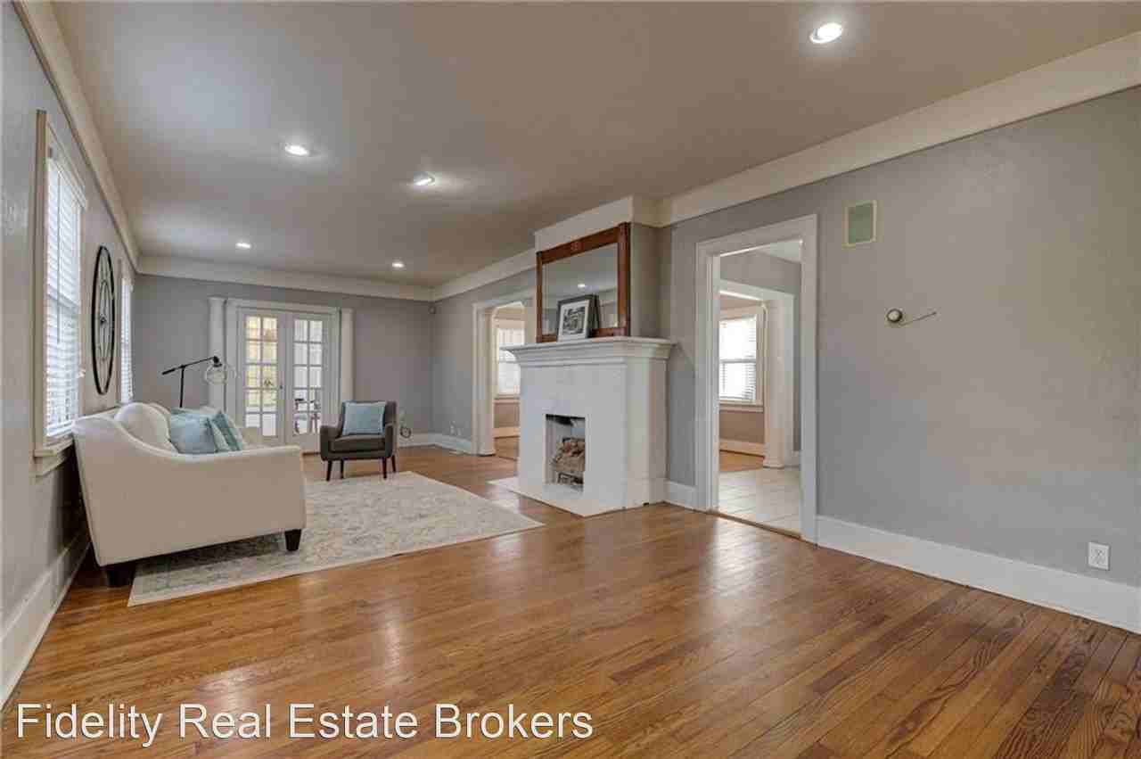 424 Ne 15th St - Photo 2 of 14