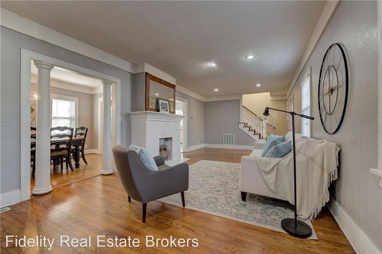 424 Ne 15th St - Photo 3 of 14