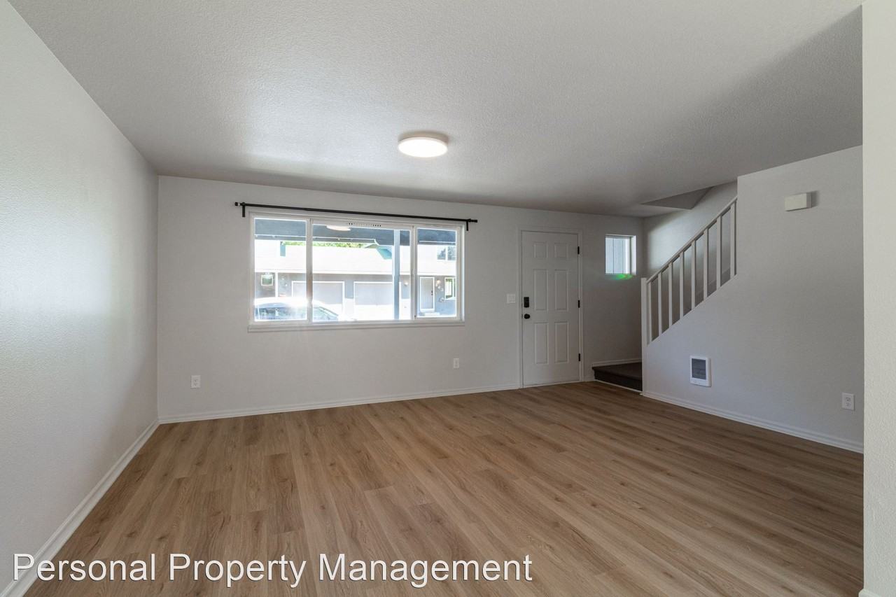 843 14th St - Photo 2 of 15