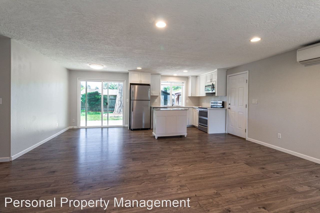 15102 Ne 4th Cir - Photo 2 of 14