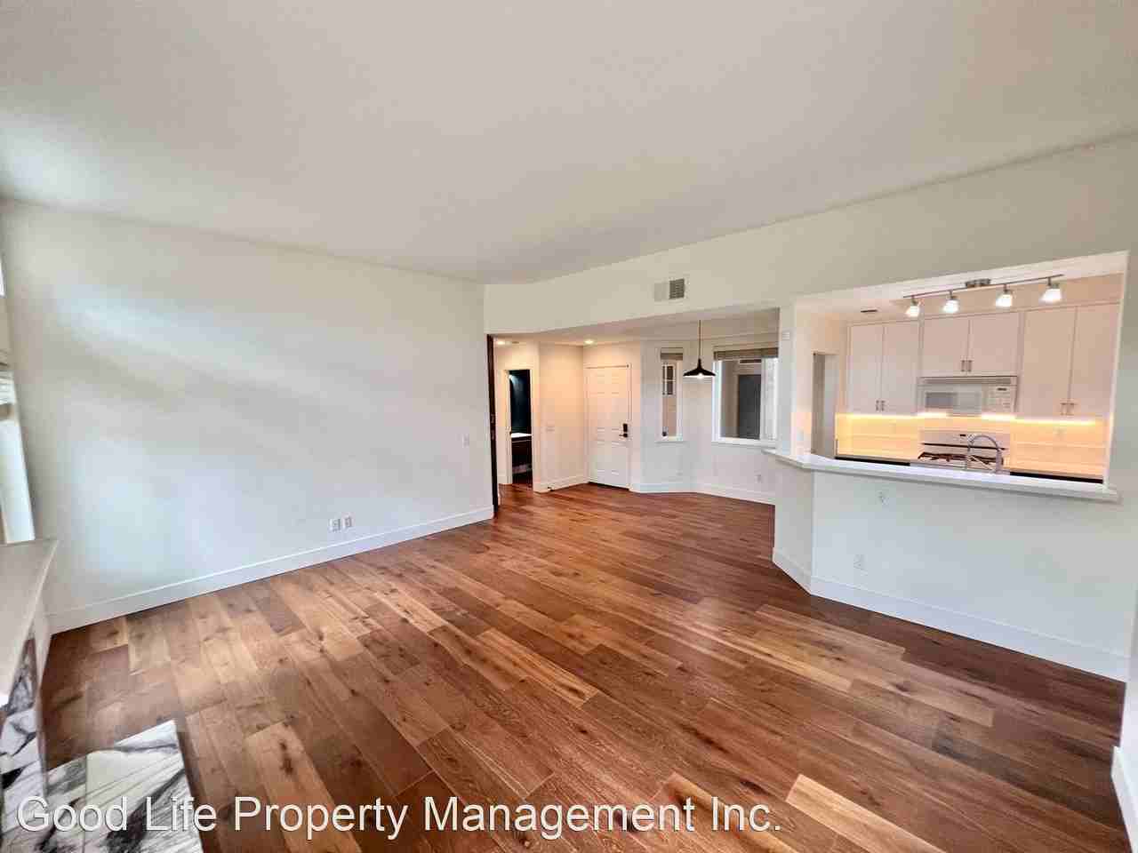 521 Arbor Dr - Photo 3 of 17