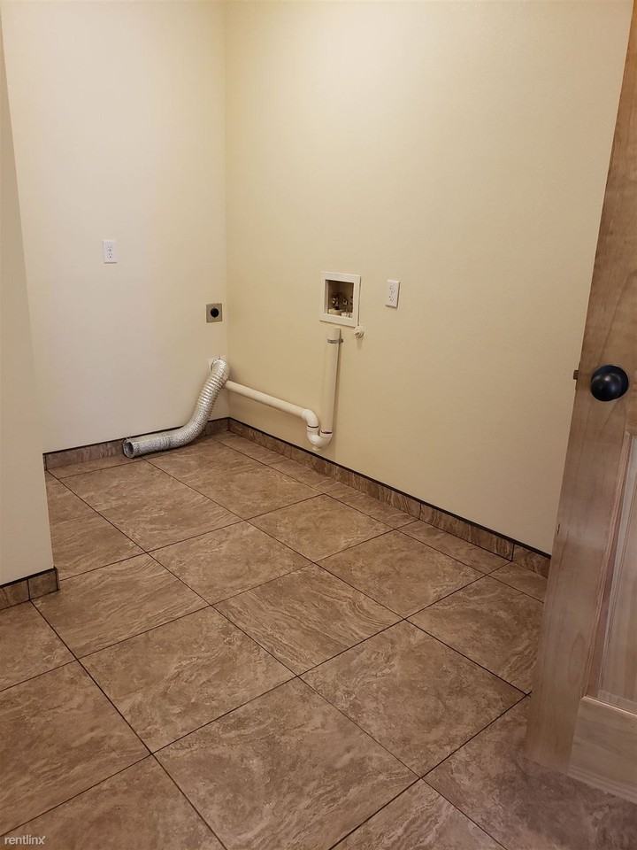 3722 Linden Ave #3 - Photo 3 of 10