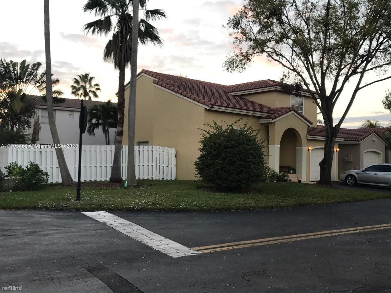 12629 Nw 13th Ct - Photo 3 of 15