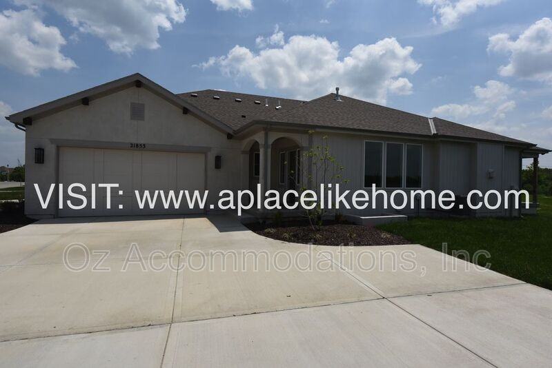 21853 W 82nd Ter - Photo 2 of 8