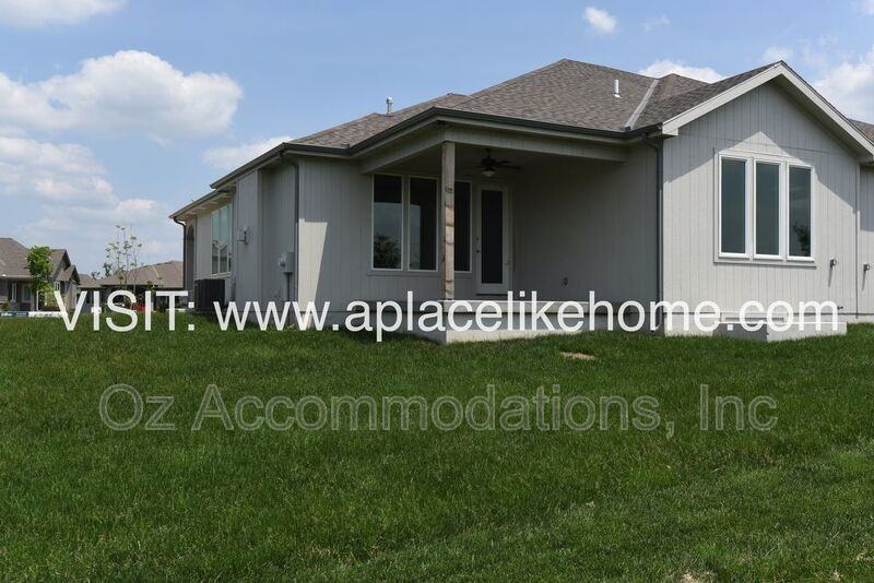21853 W 82nd Ter - Photo 3 of 8