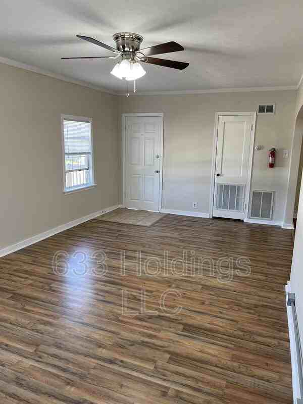 104 N Niles St - Photo 2 of 6