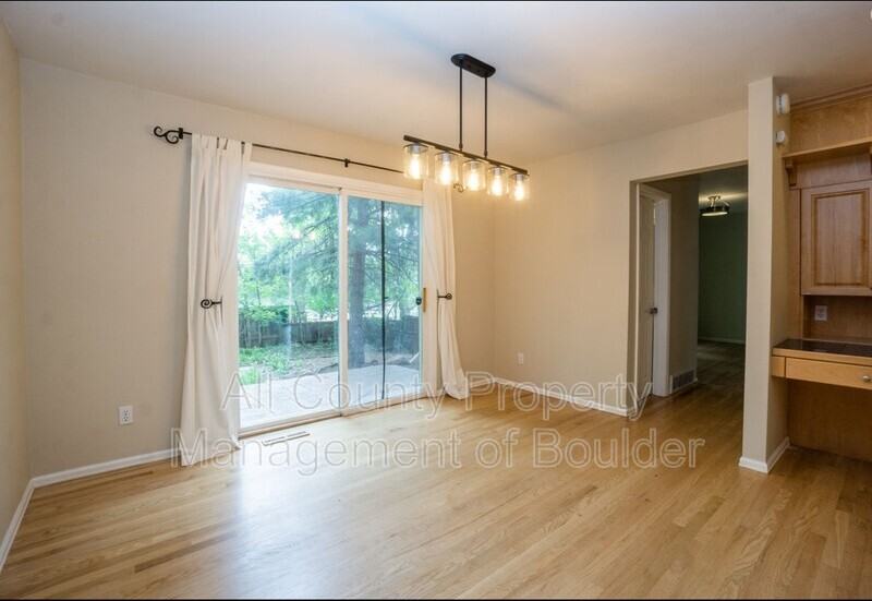 1590 Judson Dr - Photo 3 of 22