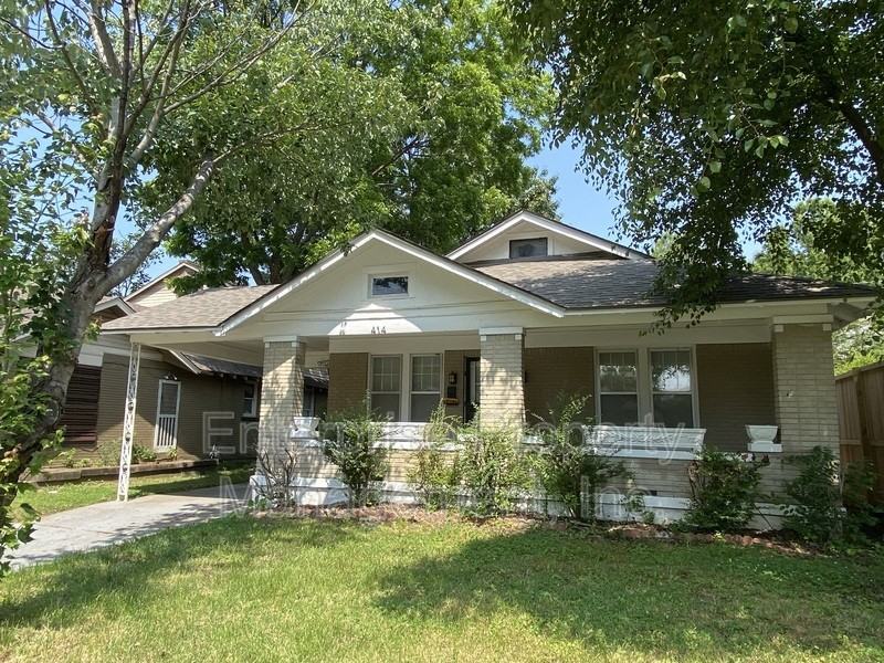 414 N Willett St - Photo 2 of 36