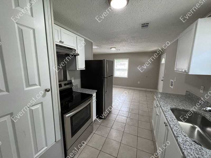 4615 Chandler St - Photo 3 of 22
