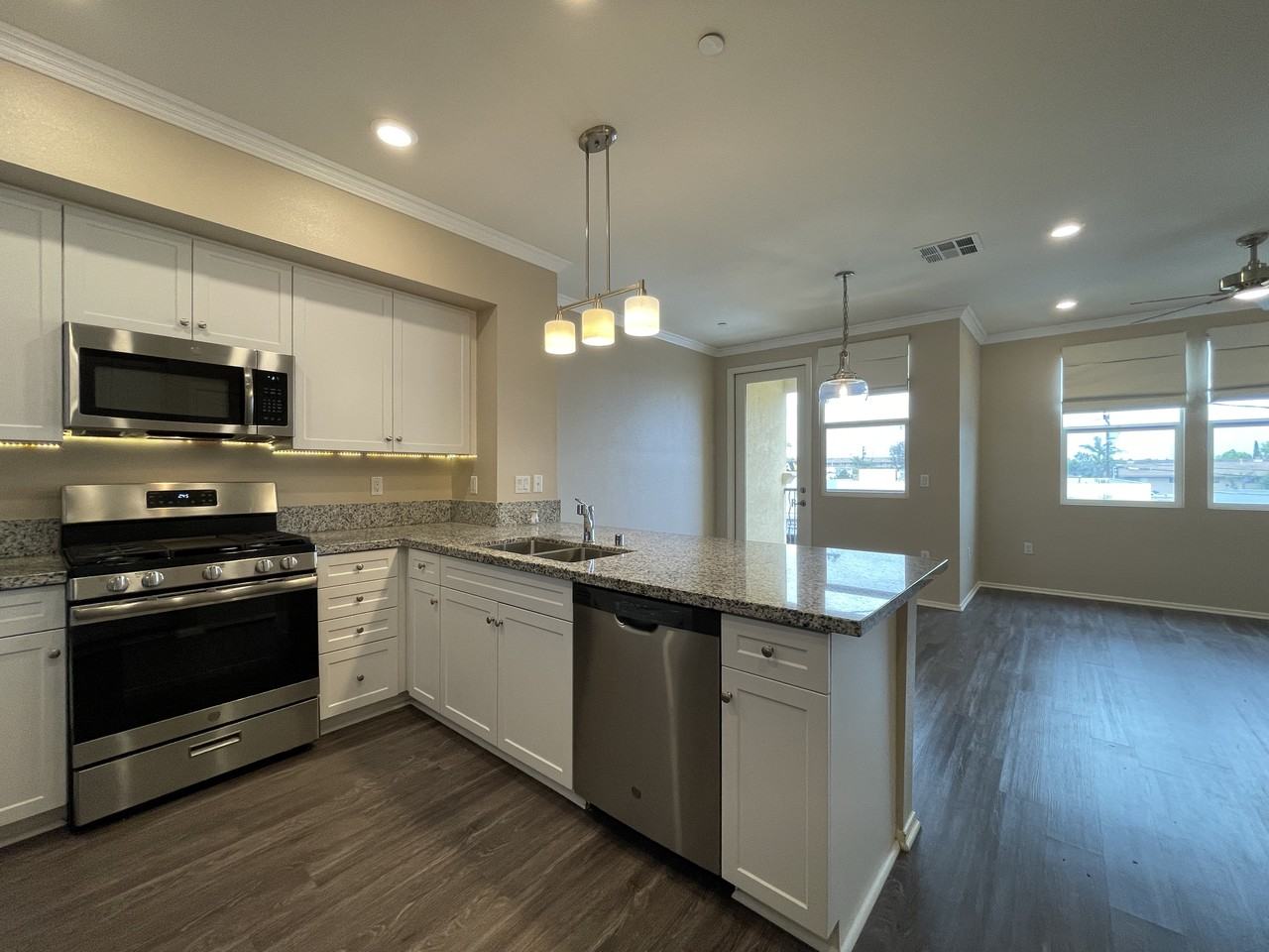 10292 Artesia Blvd - Photo 2 of 21