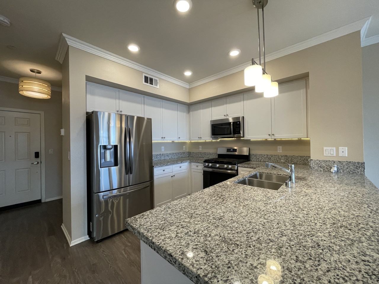 10292 Artesia Blvd - Photo 3 of 21