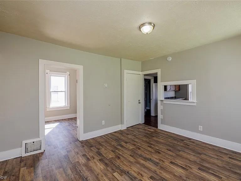 3196 W 90Th St - Photo 2 of 18