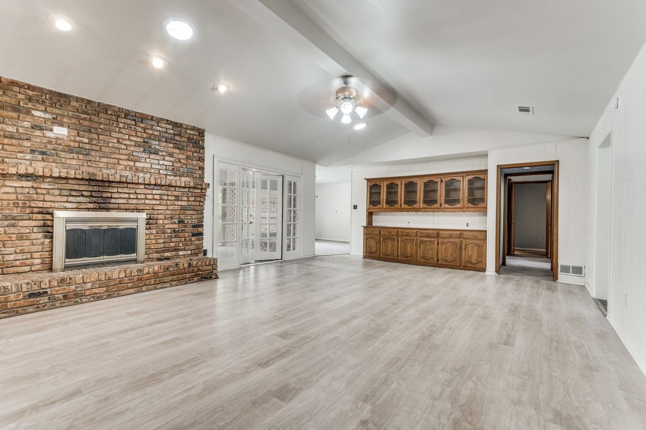 1346 Thunderbrook Dr - Photo 2 of 12