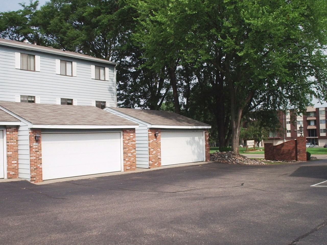 170 Wentworth Ave W #E - Photo 2 of 15