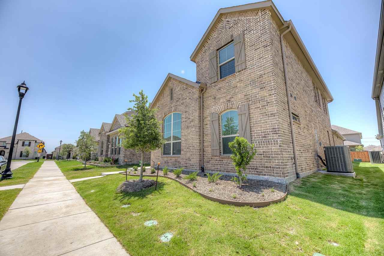 12417 Iveson Dr - Photo 3 of 33