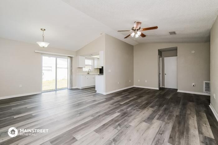 8923 Schrader Blvd - Photo 3 of 16