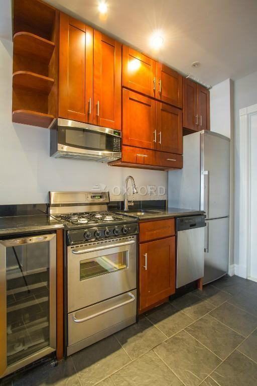E 10th St 5C, New York, NY 10009 1 Bedroom Apartment for 3,895/month