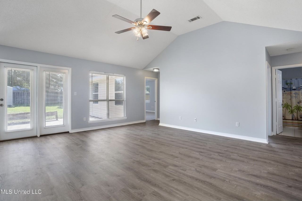 10483 Steeplechase Dr #10483 - Photo 2 of 19