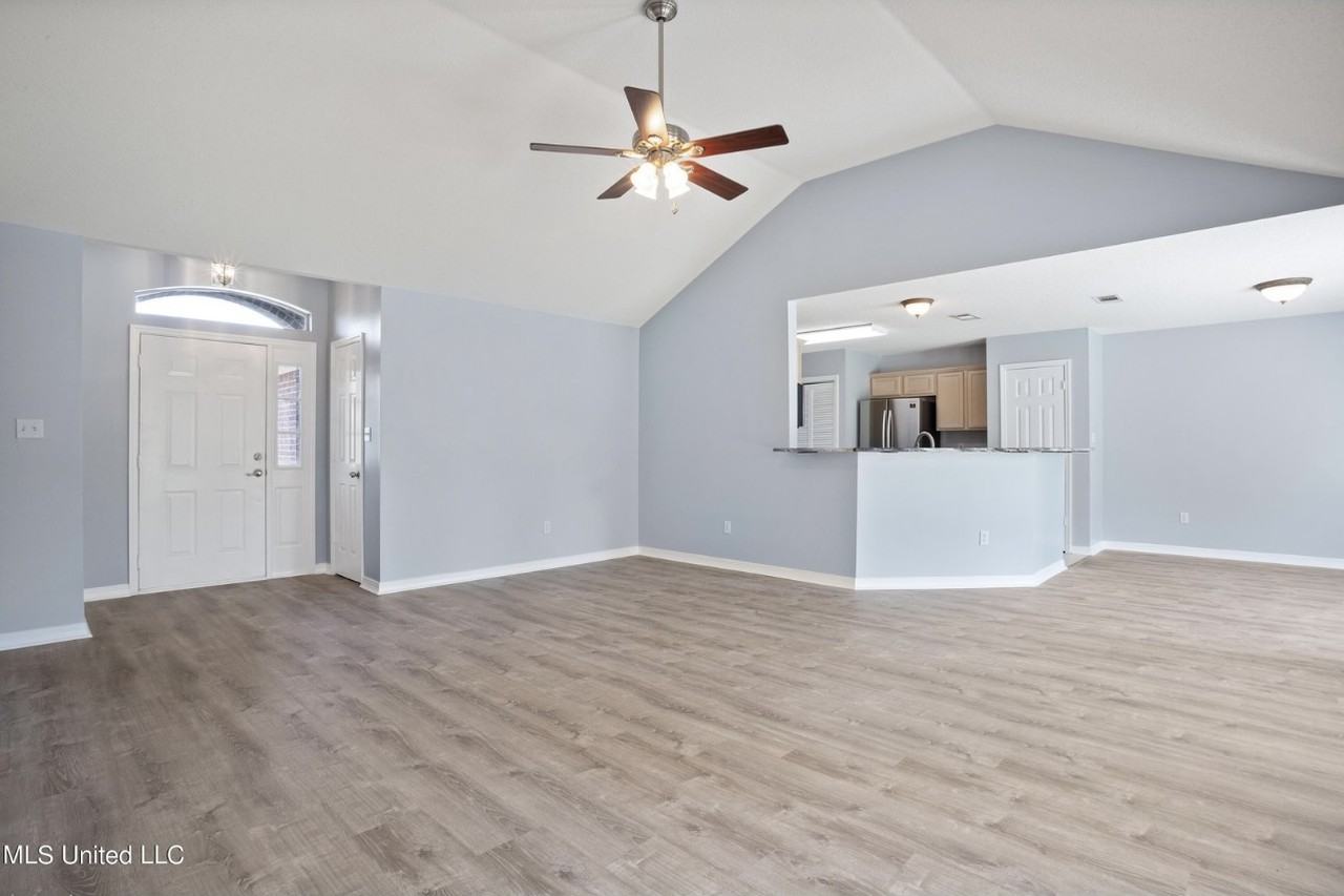10483 Steeplechase Dr #10483 - Photo 4 of 19