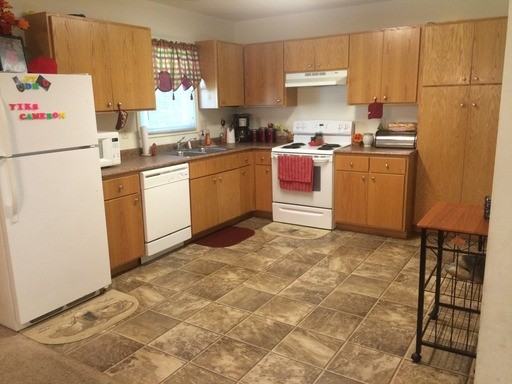 165 Dogwood St - Photo 2 of 5