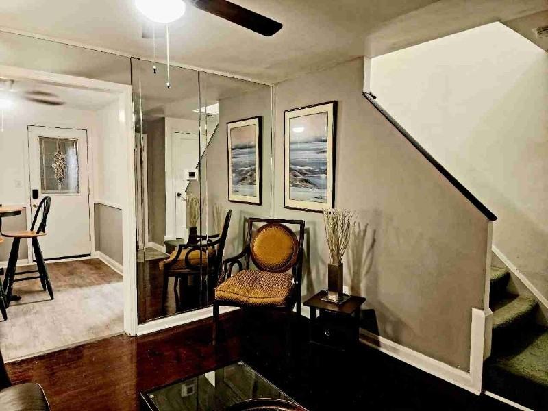 1086 Tunbridge Rd - Photo 4 of 8