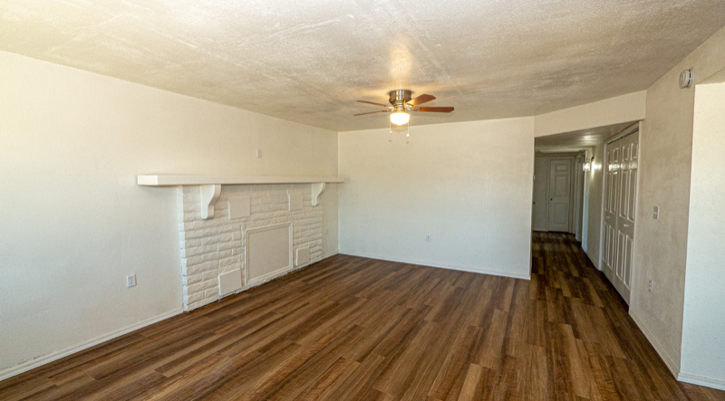 1690 N Peach St - Photo 3 of 16