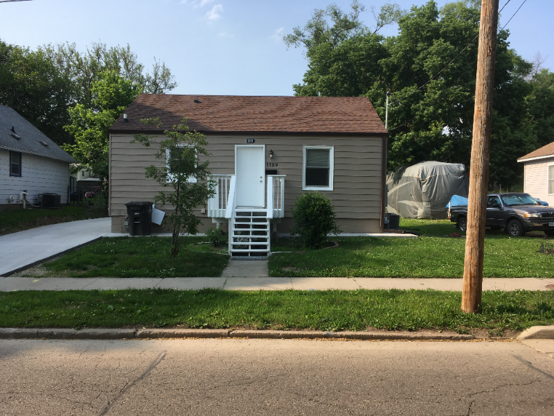 1509 Clinton Ave - Photo 2 of 42