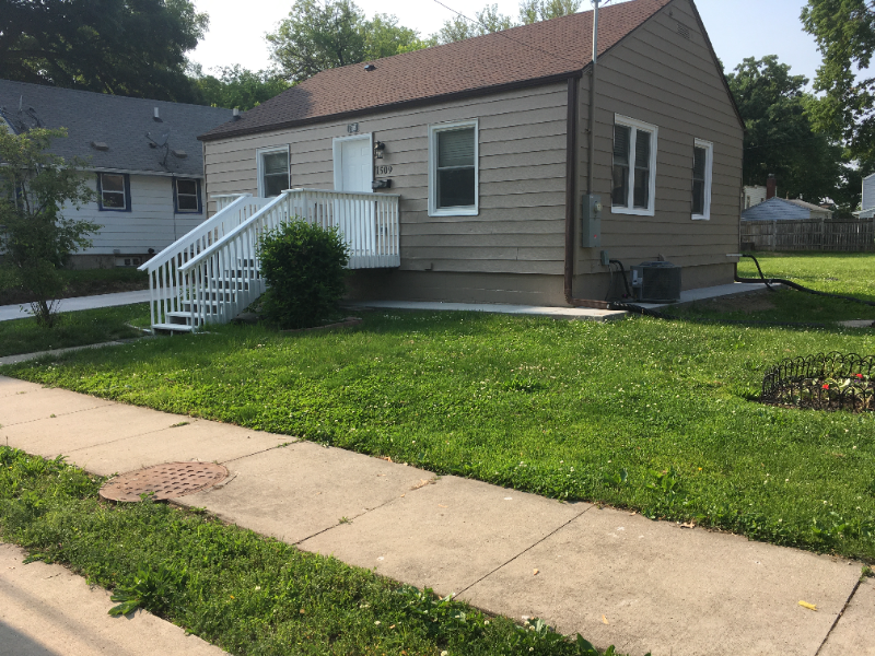 1509 Clinton Ave - Photo 3 of 42