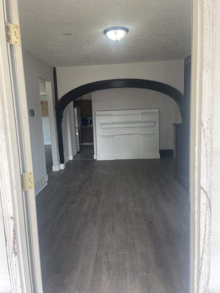 918 Elm St #1 - Photo 2 of 26