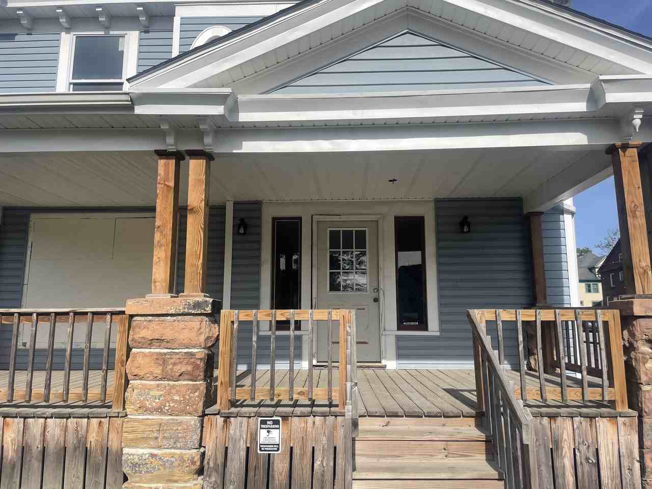 918 Elm St #1 - Photo 3 of 26