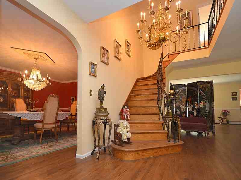 35 Wellington Rd - Photo 2 of 21