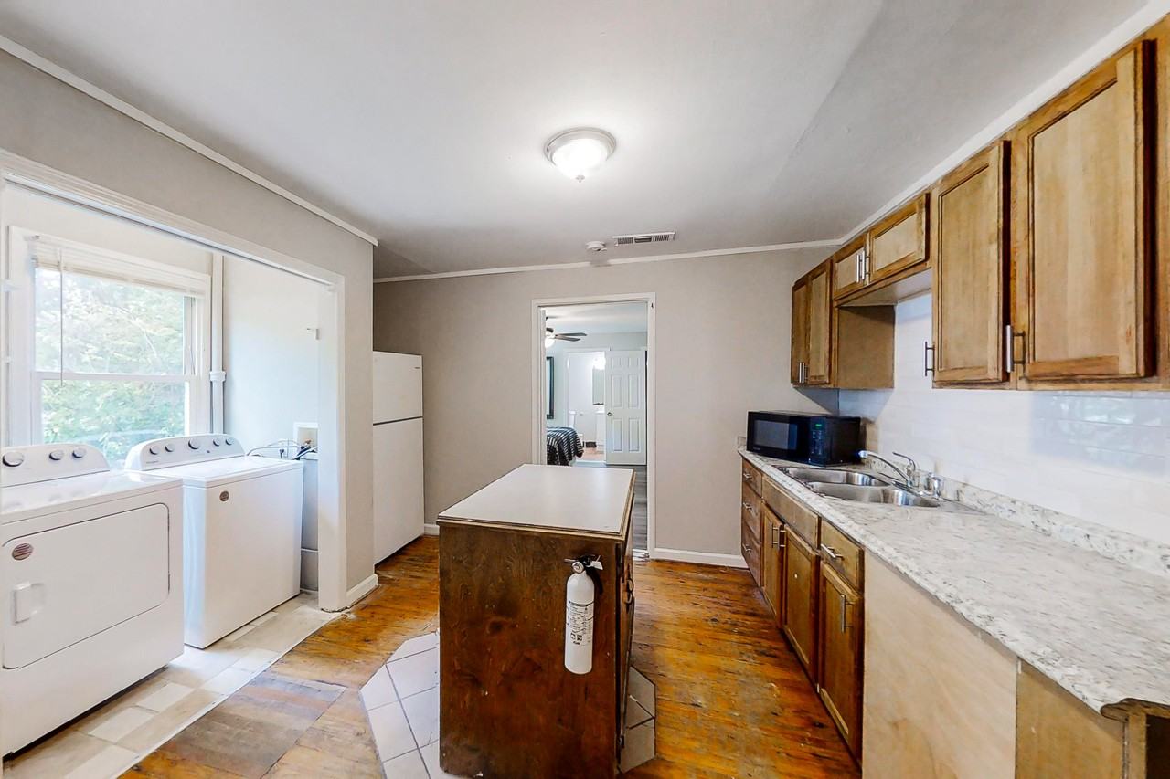 Elizabeth Ave Sw - Photo 2 of 10