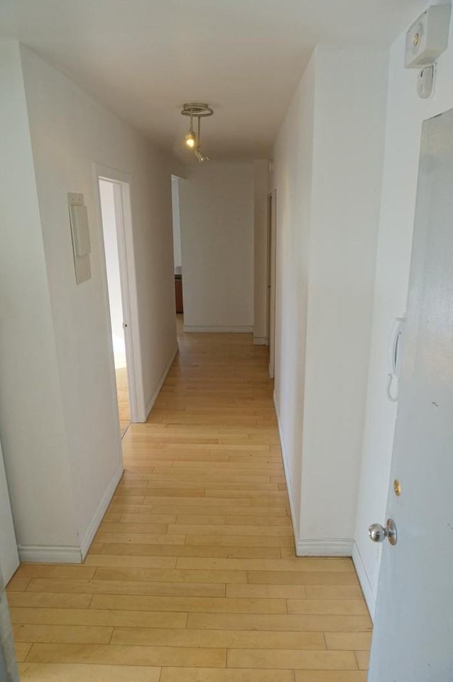 730 Ch De Chambly #17 - Photo 3 of 9