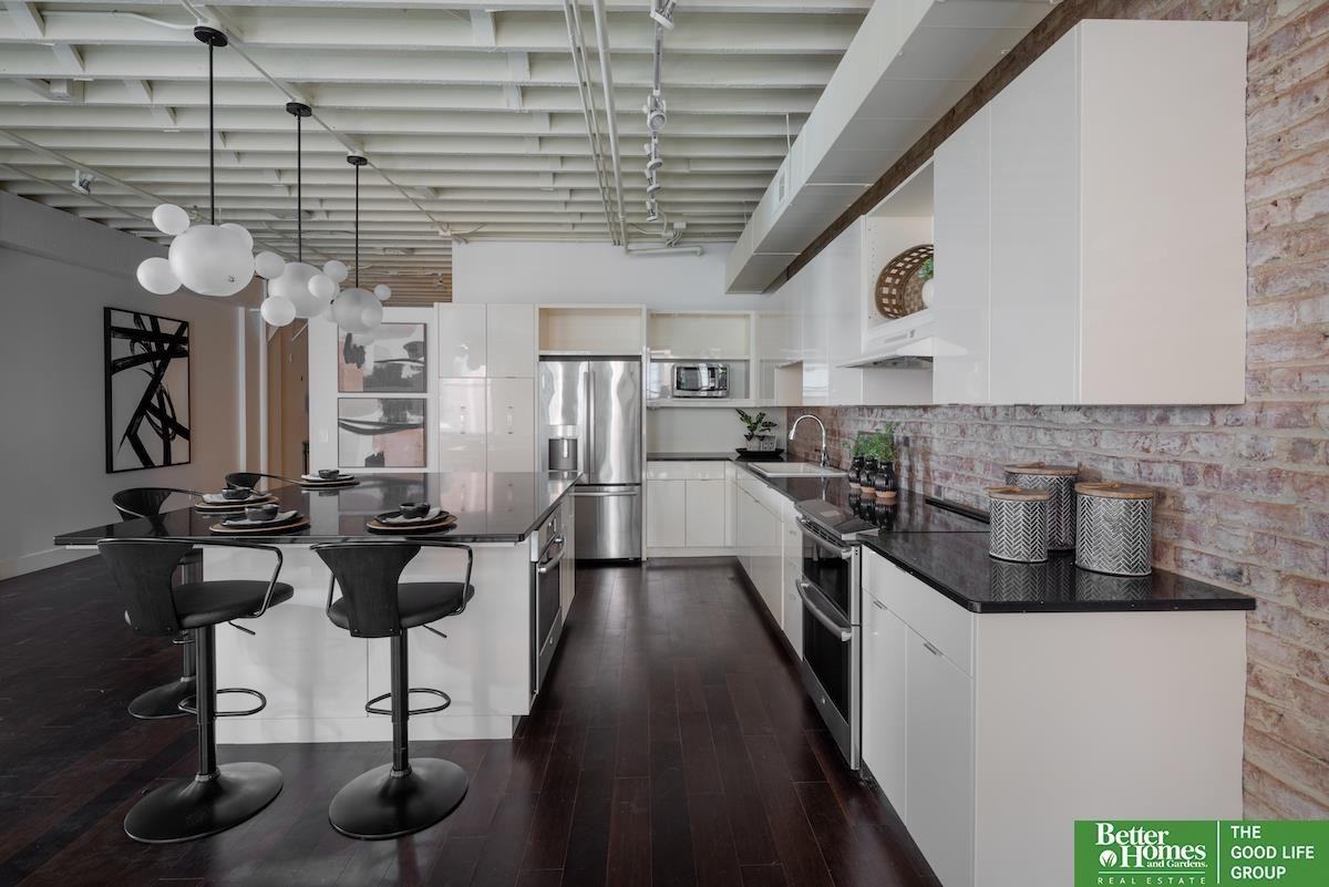 420 S 11th St - Photo 2 of 30